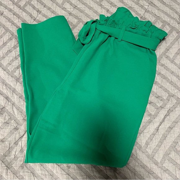 Women’s Green Riley & Rae Capri Pants - Picture 5 of 16